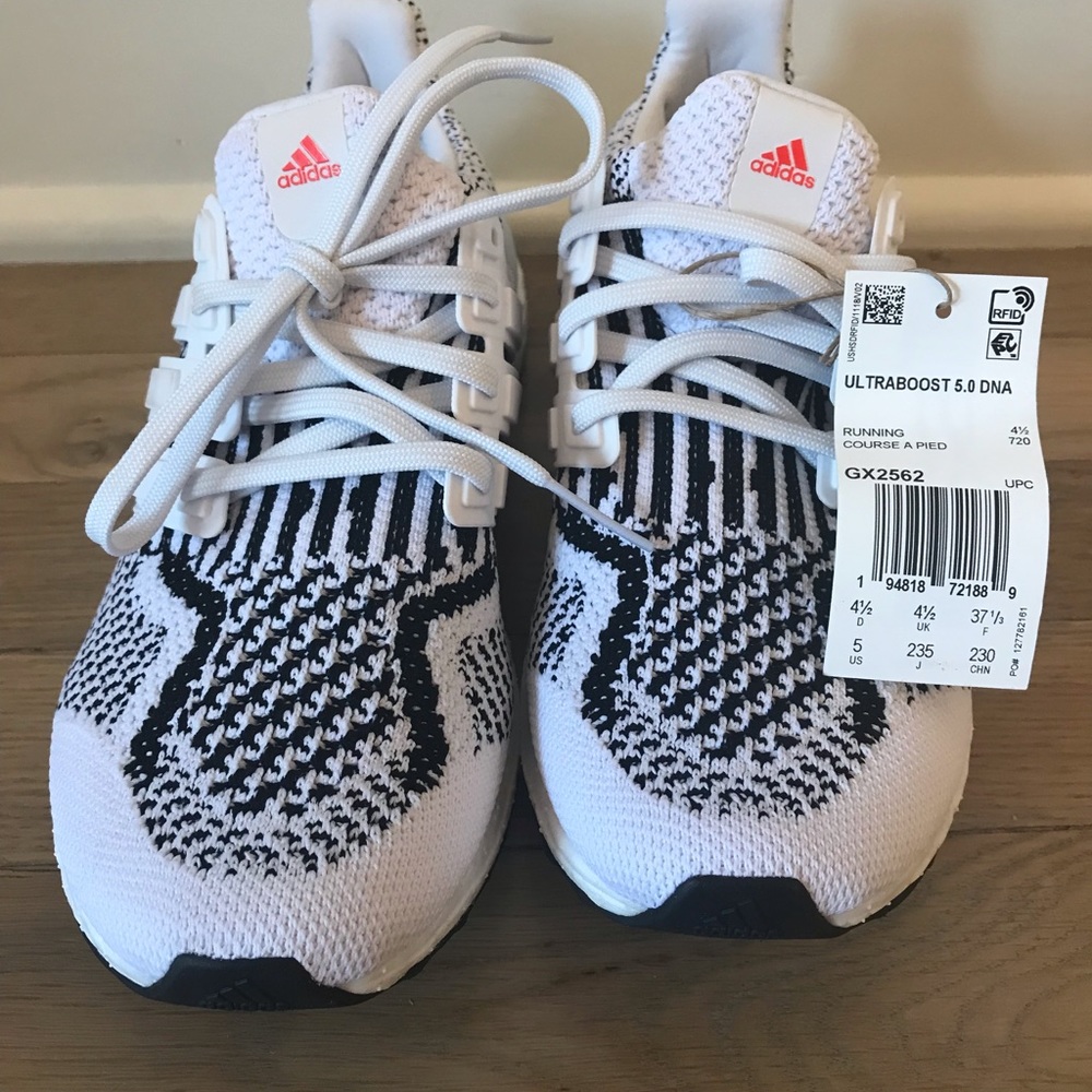 Adidas Ultraboost Boys Shoes Size 5 Brand New